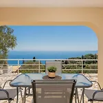 Apartahotel Armyra - With Sea Views & Shared Pool