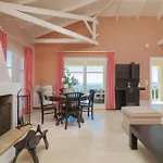 Armyra - With Sea Views & Shared Pool Apartahotel 4*