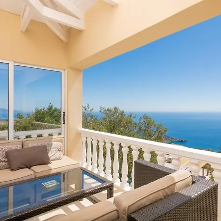 Lägenhetshotell Armyra - With Sea Views & Shared Pool