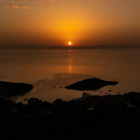 Armyra - With Sea Views & Shared Pool Lägenhetshotell Volímai