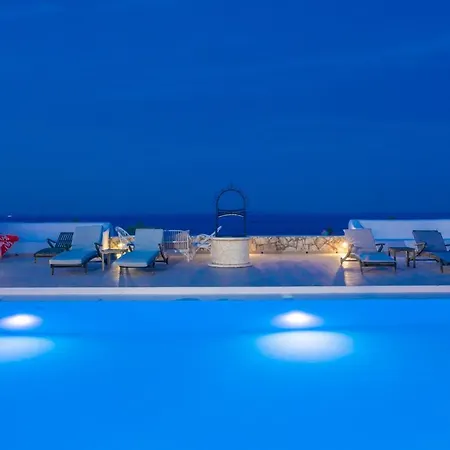 Lägenhetshotell Armyra - With Sea Views & Shared Pool 4*