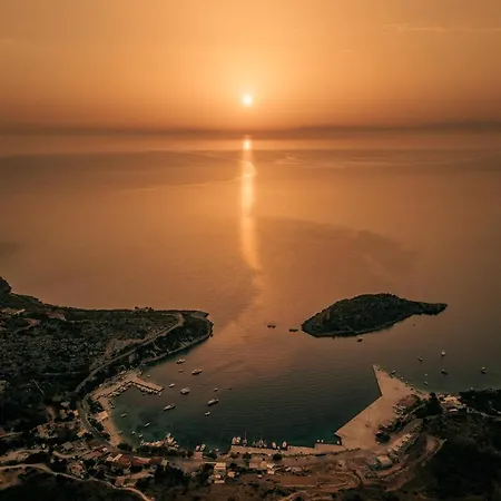 Armyra - With Sea Views & Shared Pool Volímai