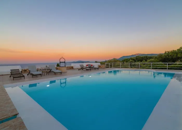 Armyra - With Sea Views & Shared Pool 4*