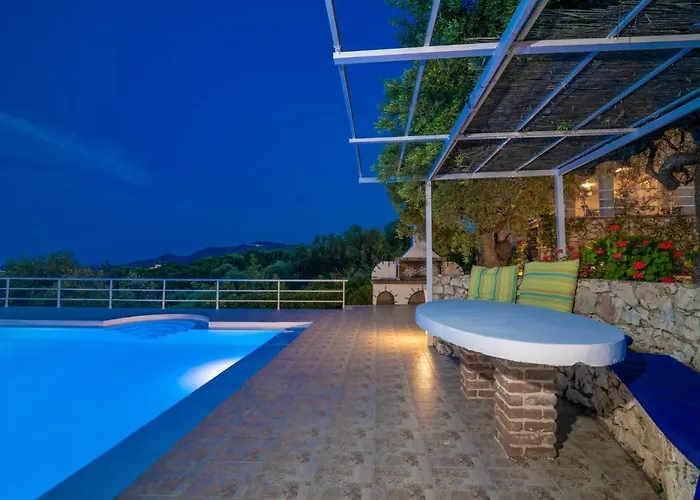Armyra - With Sea Views & Shared Pool 4*