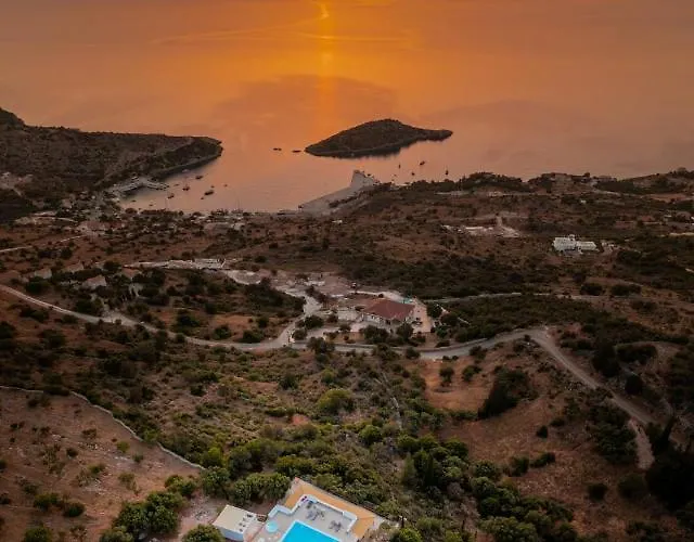 Lägenhetshotell Armyra - With Sea Views & Shared Pool