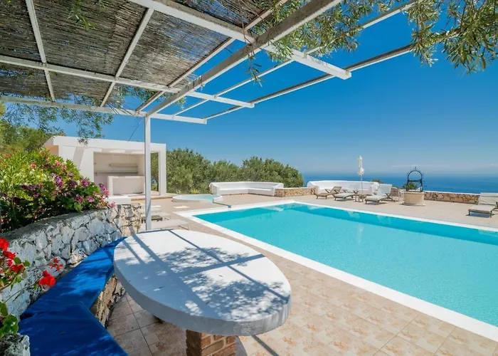 Armyra - With Sea Views & Shared Pool Lägenhetshotell 4*