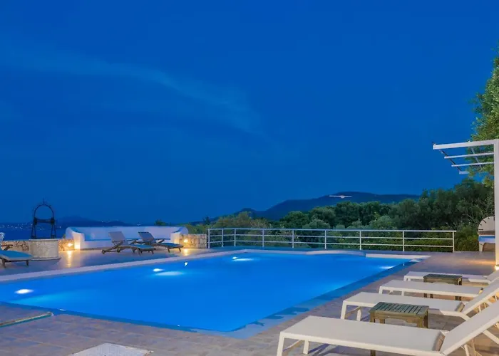 Lägenhetshotell Armyra - With Sea Views & Shared Pool 4*