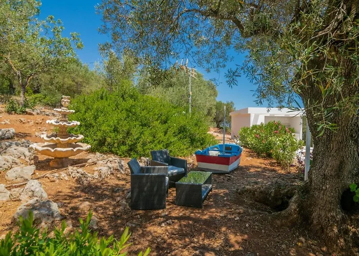 Armyra - With Sea Views & Shared Pool Lägenhetshotell