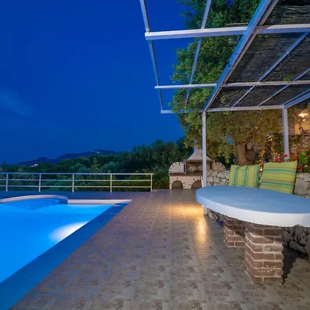 Armyra - With Sea Views & Shared Pool 4*