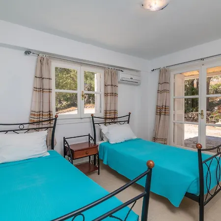 Armyra Aparthotel Volimes