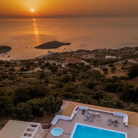 Appart hôtel Armyra - With Sea Views & Shared Pool