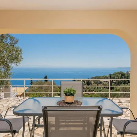 Hotel apartamentowy Armyra - With Sea Views & Shared Pool