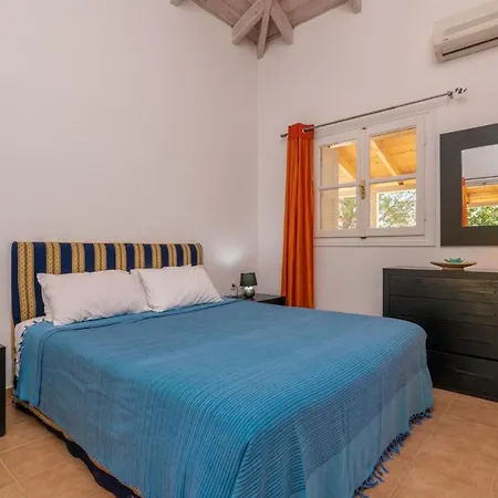 Hotel apartamentowy Armyra - With Sea Views & Shared Pool Volímai