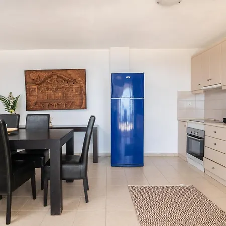 Hotel apartamentowy Armyra - With Sea Views & Shared Pool 4*