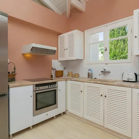 Armyra - With Sea Views & Shared Pool 4*