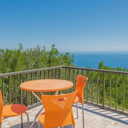 Armyra - With Sea Views & Shared Pool 4*