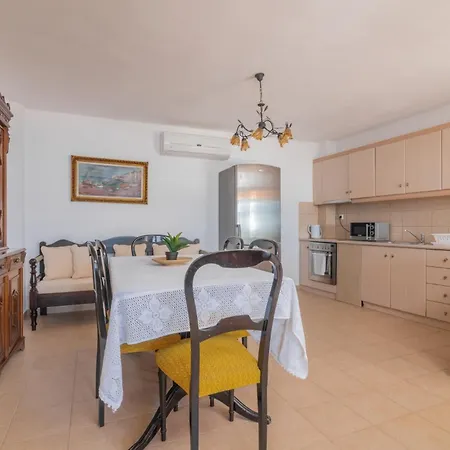 Armyra - With Sea Views & Shared Pool Volímai